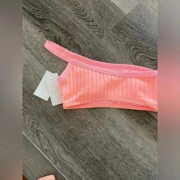 L*space x Revolve axel top and foley bitsy bottom size xs pink/ orange - Picture 6 of 6